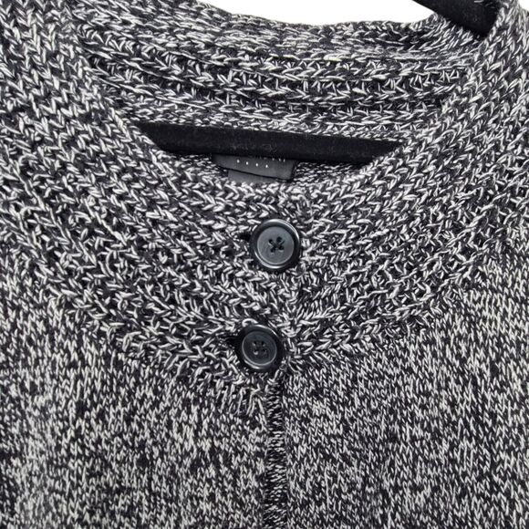 Lane Bryant Womens 26-28 Black White 2 Button Top Cardigan Sweater Short Sleeve - Picture 2 of 5